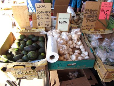 Shopping farmer market Maui
