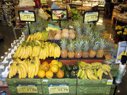 Fruit in grocery store in Maui