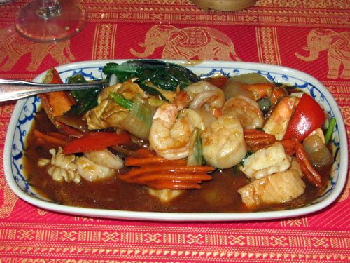 Pad pet seafood Thailand Maui
