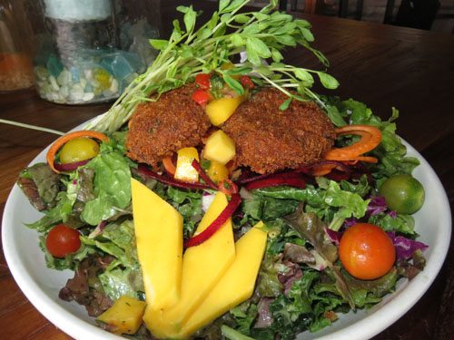 Nalu's crabcake salad