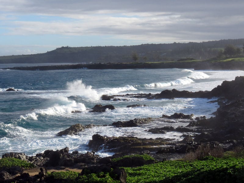 Kapalua Coastal Trail big waves in the ocean