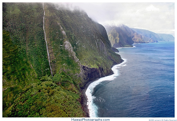 molokai cliffs from helicopter