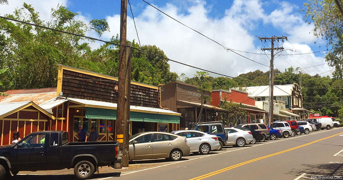 Makawao Maui Town Shopping & Sightseeing Dining, Art, Drinks